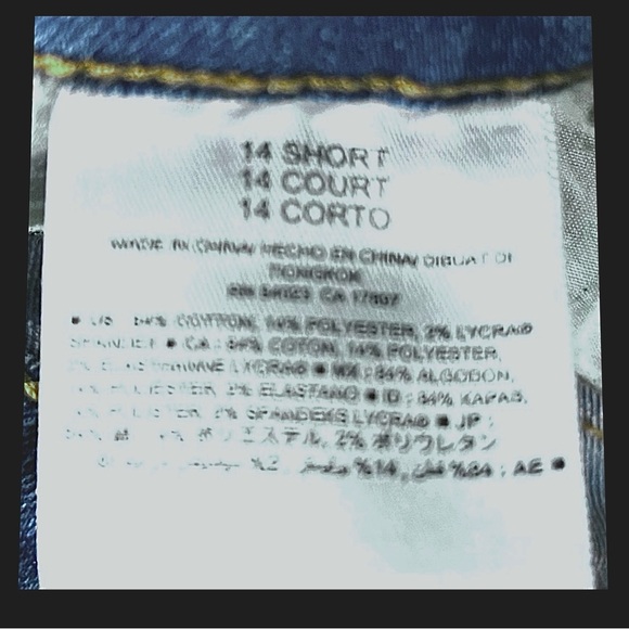 NWOT Old Navy Women’s Blue Jeans 14 Short Mid Rise Flair Style Curvy/Profile - Picture 7 of 8